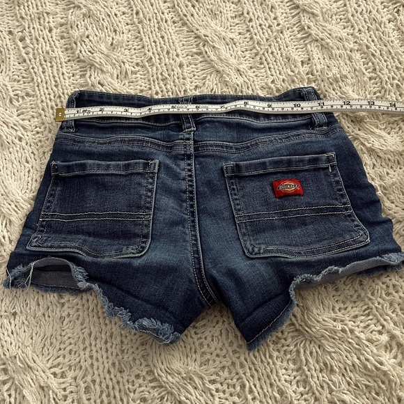 I am selling some girl shorts size  child 7 from the brand dickies - Picture 6 of 6